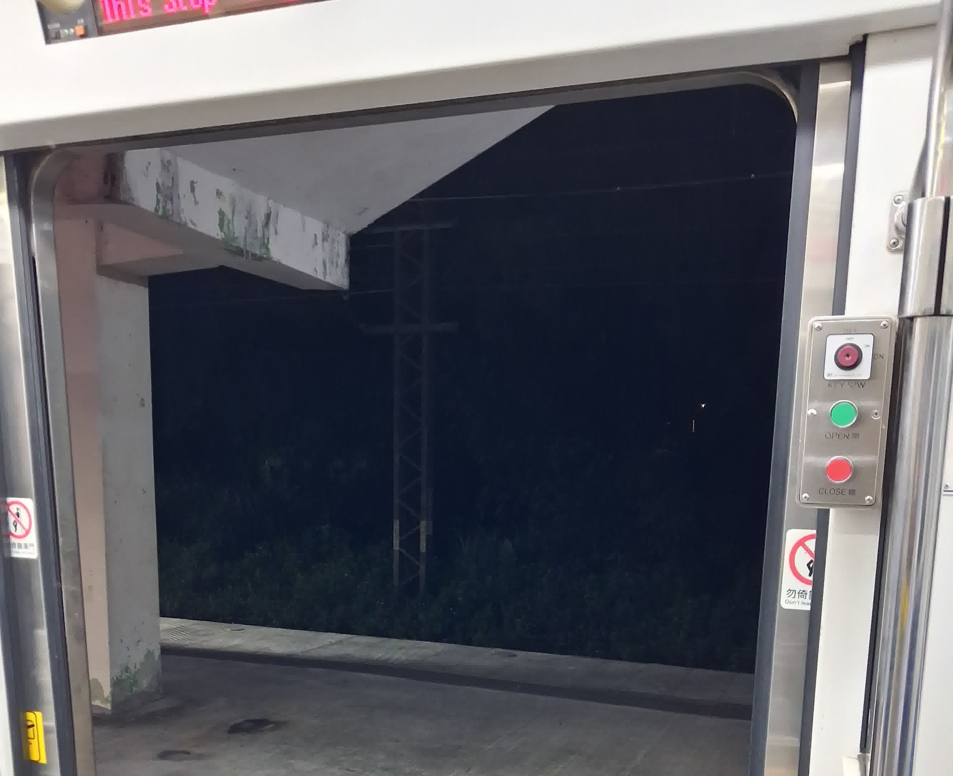 置中圖片